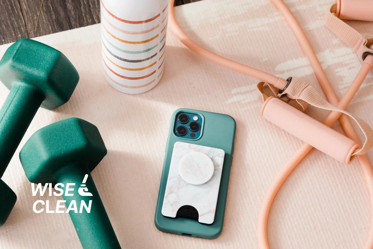 WiseClean – Treeningutarbed hantlite, telefoni, veepudeli ja hüppenööriga joogamatil